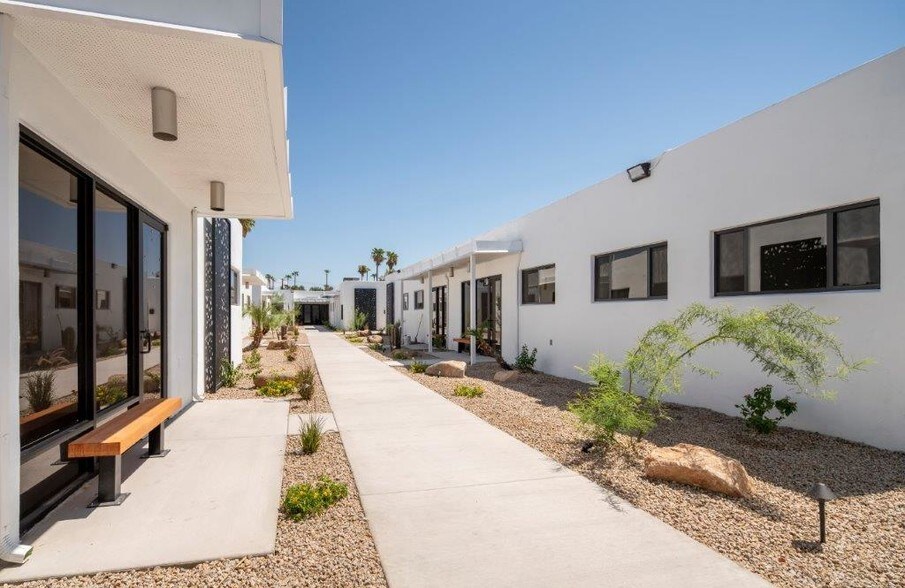 455 N Mesa Dr, Mesa, AZ à louer - Photo de l’immeuble – Image 1 sur 9