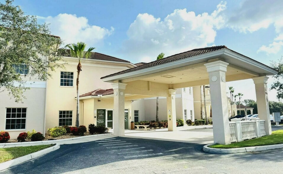 836 Sunset Lake Blvd, Venice, FL à vendre - Photo de l’immeuble – Image 3 sur 5