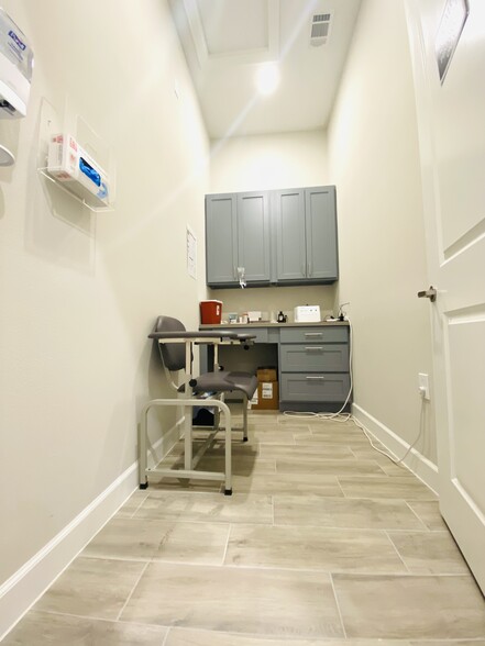 4220 Cartwright Rd, Missouri City, TX à louer - Photo intérieure – Image 3 sur 13