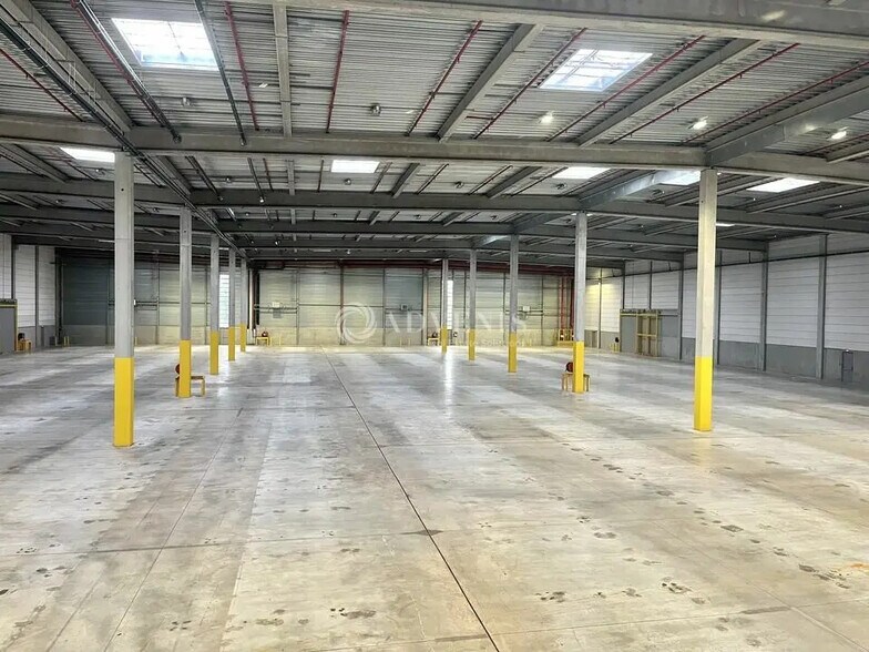 Industriel/Logistique dans Moissy-Cramayel à louer - Photo de l’immeuble – Image 2 sur 12