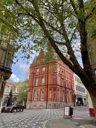 Plus de détails pour 17-19 Clare St, Bristol - Bureau à louer