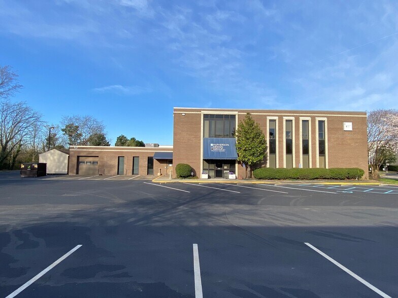 6371 Center Dr, Norfolk, VA à louer - Photo de l’immeuble – Image 3 sur 14