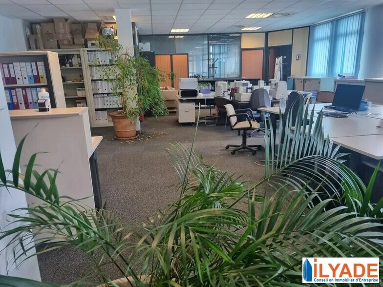 Bureau dans Aix-en-Provence à vendre - Photo intérieure – Image 2 sur 7