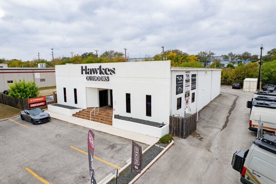 16135 College Oak Dr, San Antonio, TX à vendre - Photo de l’immeuble – Image 3 sur 21