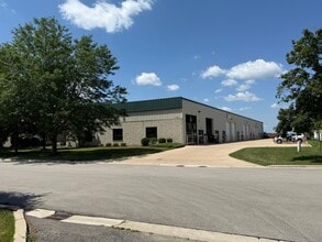 181 Commercial Dr, Yorkville, IL à louer Photo intérieure– Image 1 sur 5