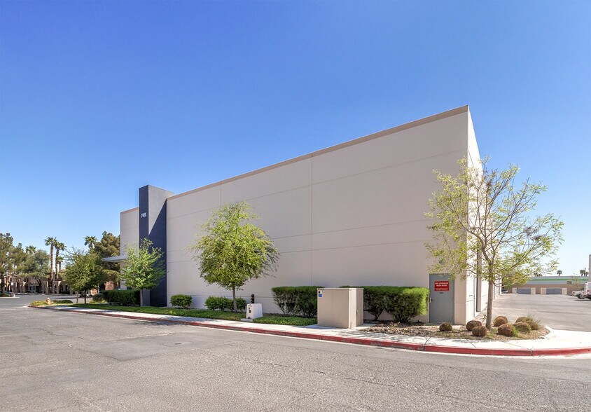 2960 E Sunset Rd, Las Vegas, NV à vendre - Photo de l’immeuble – Image 3 sur 17