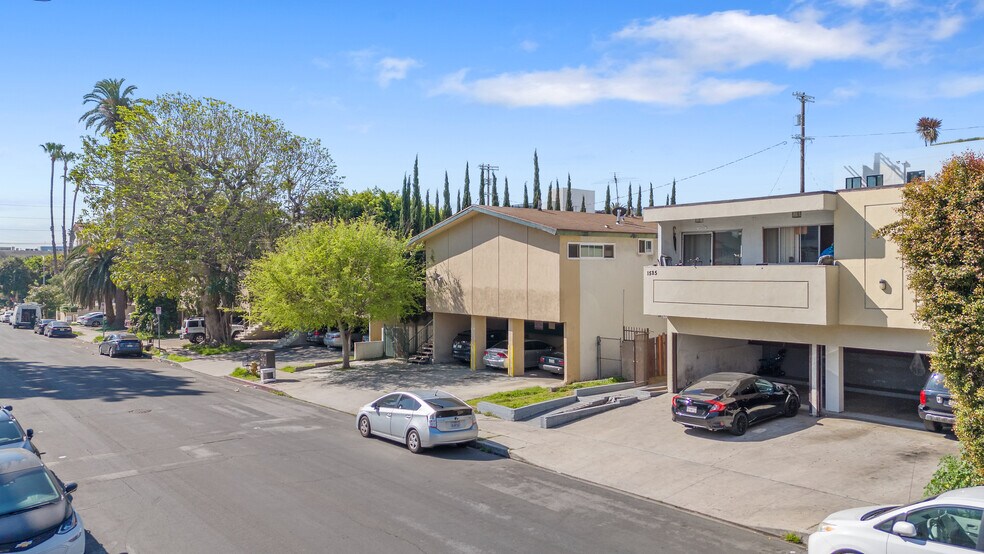 1525 Armacost Ave, Los Angeles, CA à vendre - Photo de l’immeuble – Image 3 sur 10