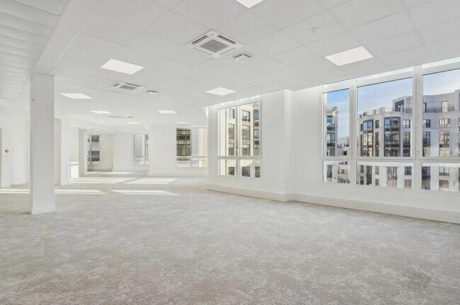 Plus de détails pour Bureau à vendre