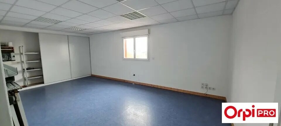 Bureau dans Yffiniac à louer - Photo intérieure – Image 3 sur 5