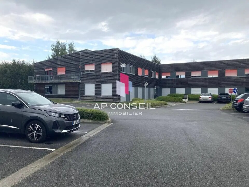 Bureau dans Bois-d'Arcy à louer Photo principale– Image 1 sur 4