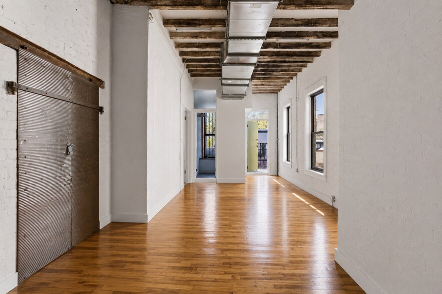 18 Herkimer Pl, Brooklyn, NY à louer - Photo de l’immeuble – Image 1 sur 13