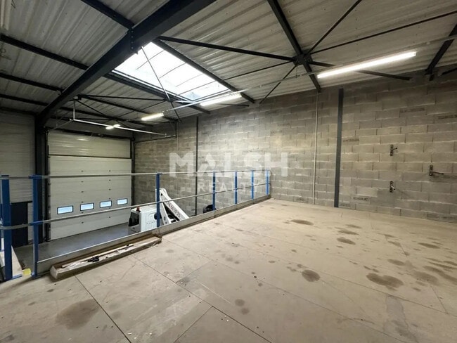 Plus de détails pour Bureau, Local d'activités à louer