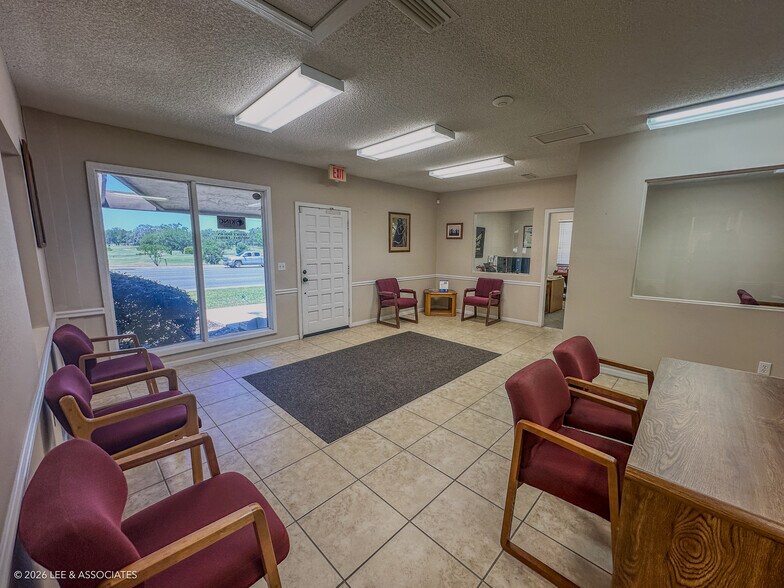 507 NE 36th Ave, Ocala, FL à vendre - Photo de l’immeuble – Image 2 sur 10