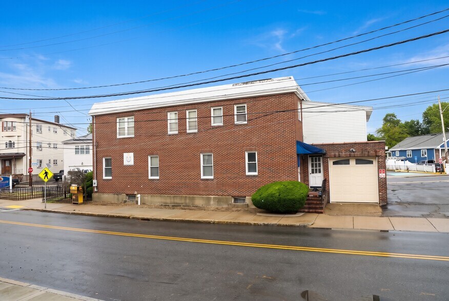 1 Sprague St, Revere, MA à vendre - Photo de l’immeuble – Image 3 sur 58