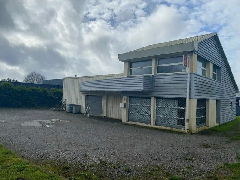 Local d’activités dans Ergué-Gabéric à louer - Photo de l’immeuble – Image 1 sur 2
