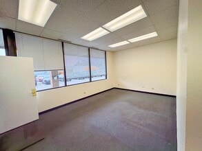 111 S Lincolnway, North Aurora, IL à louer Photo intérieure– Image 2 sur 3