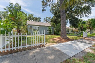 Plus de détails pour 240 20th Ave, Saint Petersburg, FL - Logement à vendre