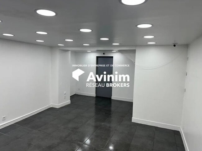 Plus de détails pour Local commercial à louer