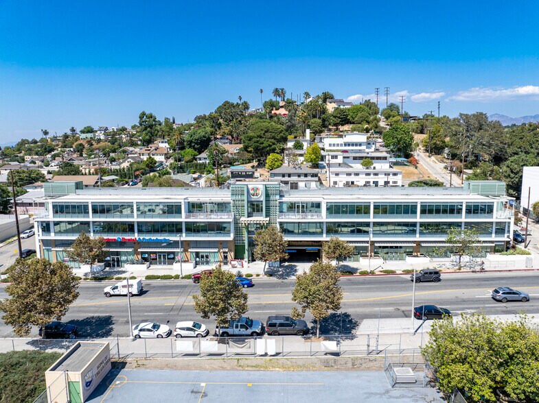 3331 N Broadway, Los Angeles, CA à vendre - Photo de l’immeuble – Image 1 sur 10