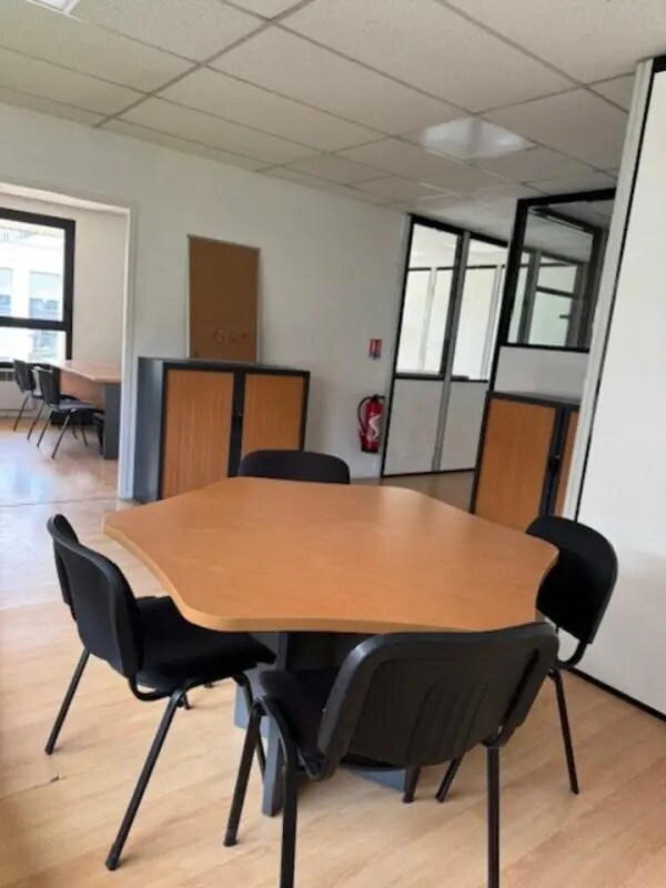 Plus de détails pour Bureau à louer