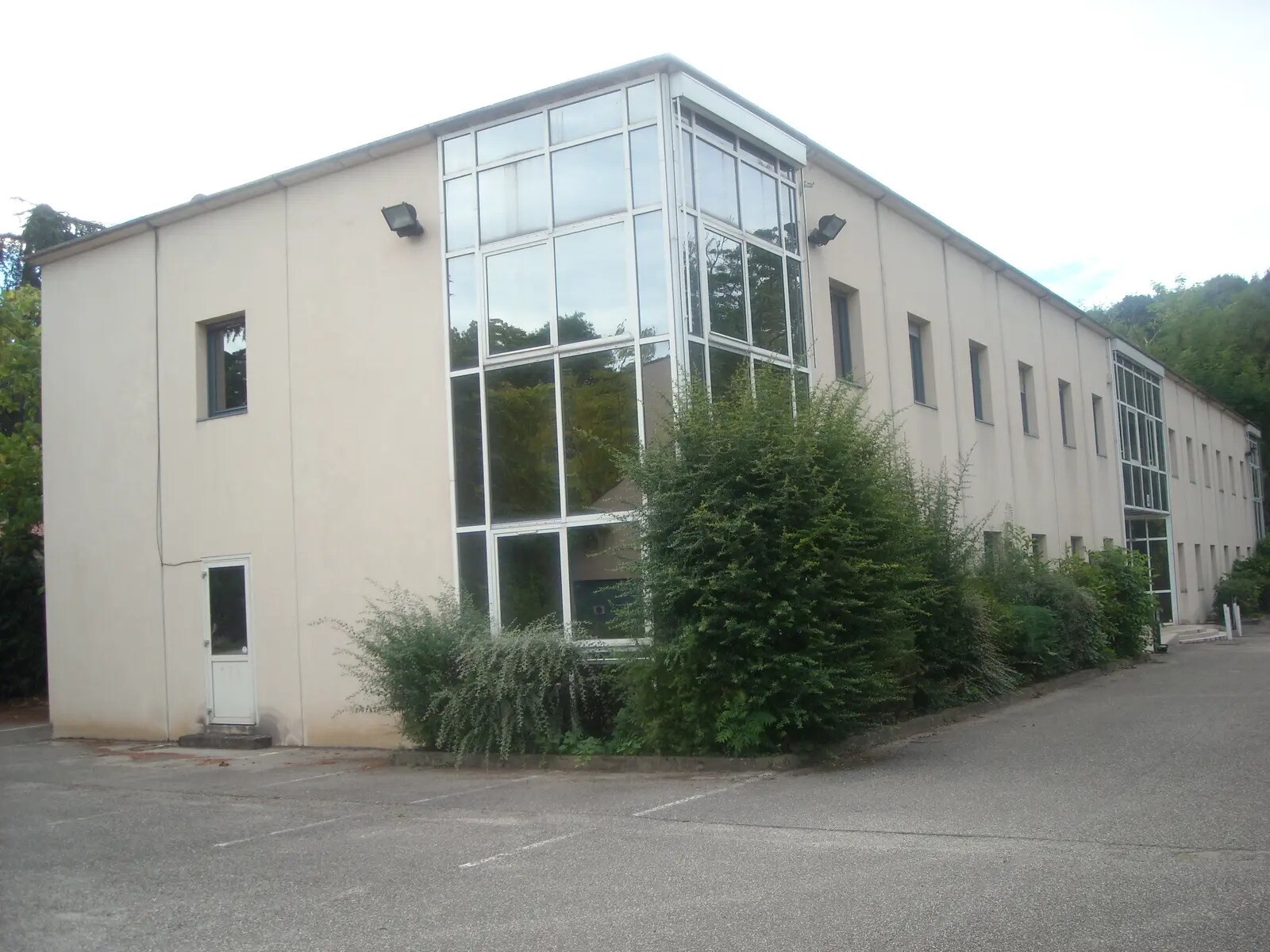 Bureau dans OULLINS-PIERRE-BÉNITE à louer Photo principale– Image 1 sur 4