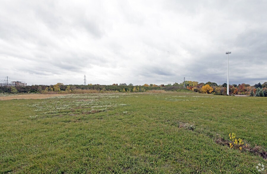 2700 Centerpoint Pky, Pontiac, MI à vendre - Photo de l’immeuble – Image 2 sur 4