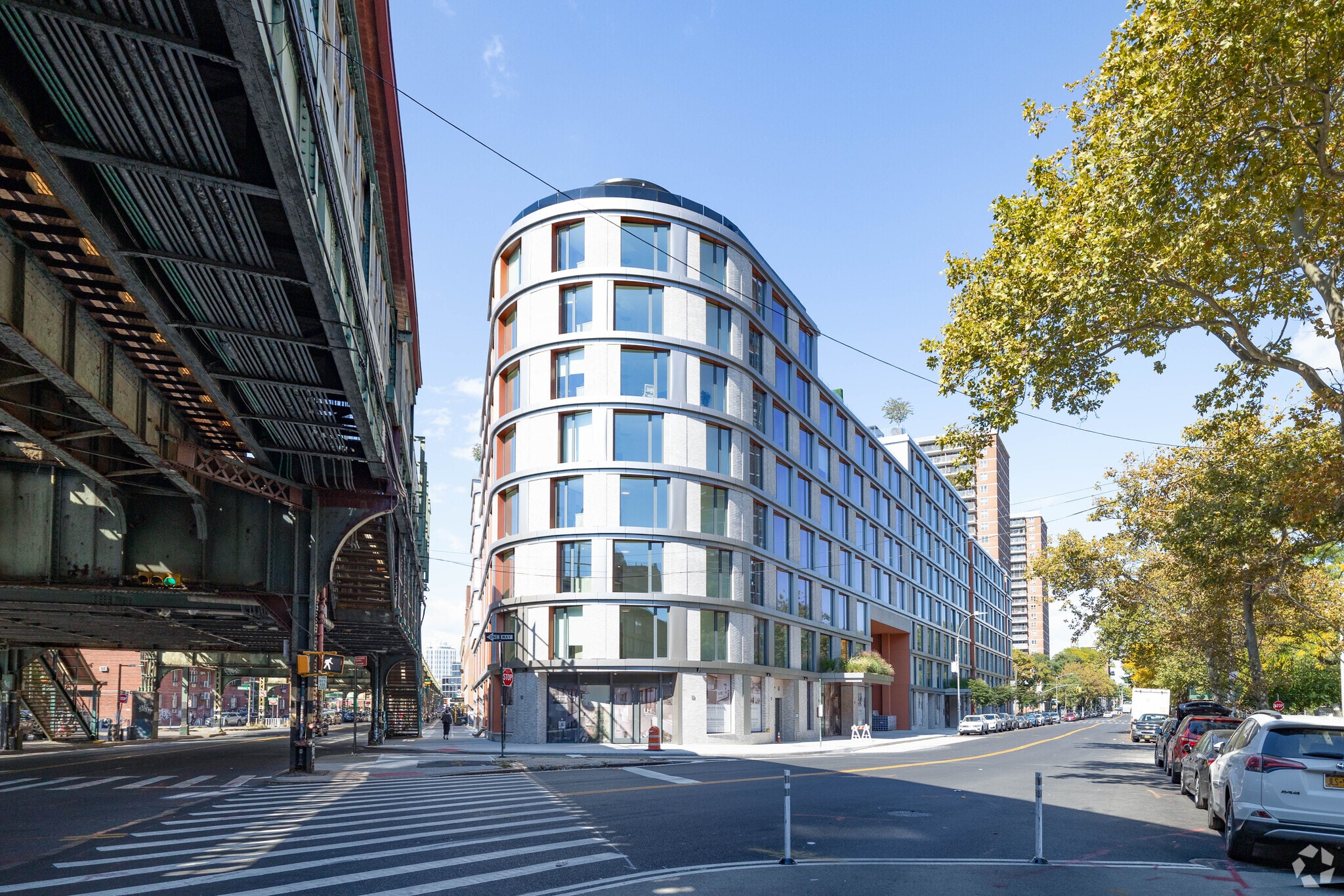 555 Broadway, Brooklyn, NY à louer Photo principale– Image 1 sur 18