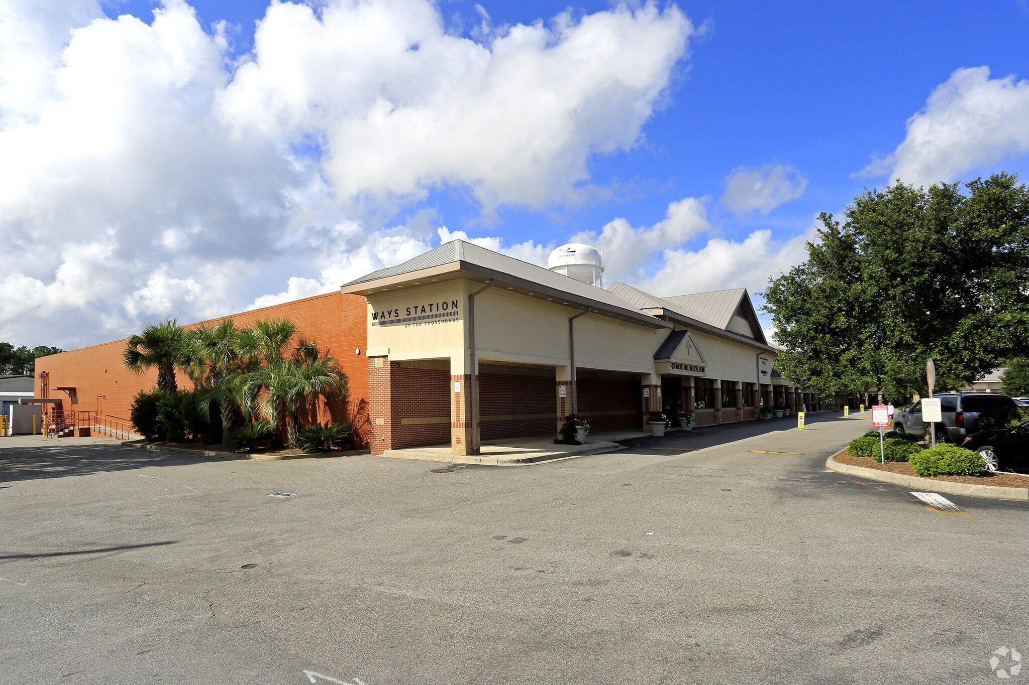 2451-2453 US Highway 17, Richmond Hill, GA à louer Photo principale– Image 1 sur 5
