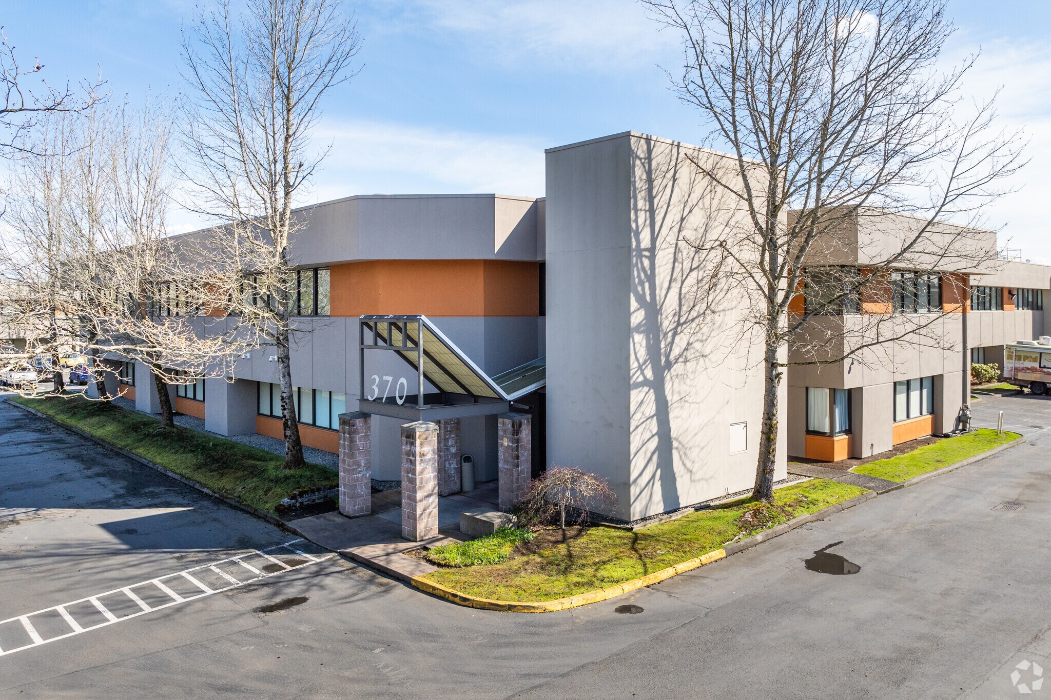 370 Corporate Dr N, Tukwila, WA à louer Photo principale– Image 1 sur 8