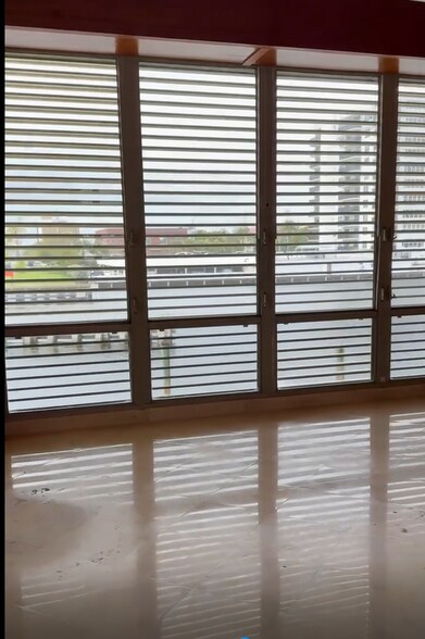 4401 Tradewinds Ave, Lauderdale-by-the-Sea, FL à louer - Vidéo sur l’annonce professionnelle – Image 3 sur 46