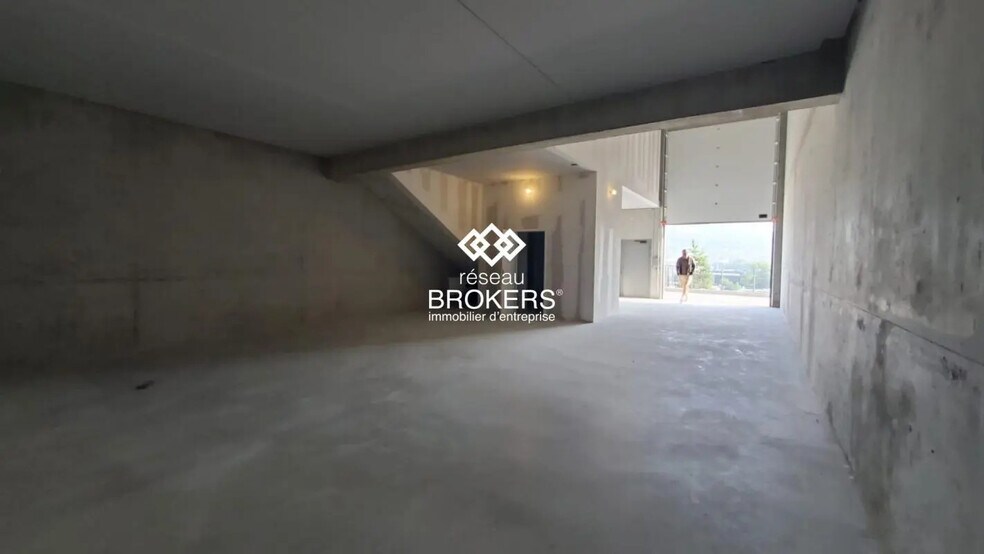 Industriel/Logistique dans Poisy à louer - Photo intérieure – Image 1 sur 16