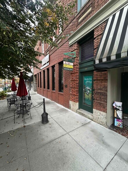 443 N Main St, Hendersonville, NC à louer - Photo de l’immeuble – Image 2 sur 6