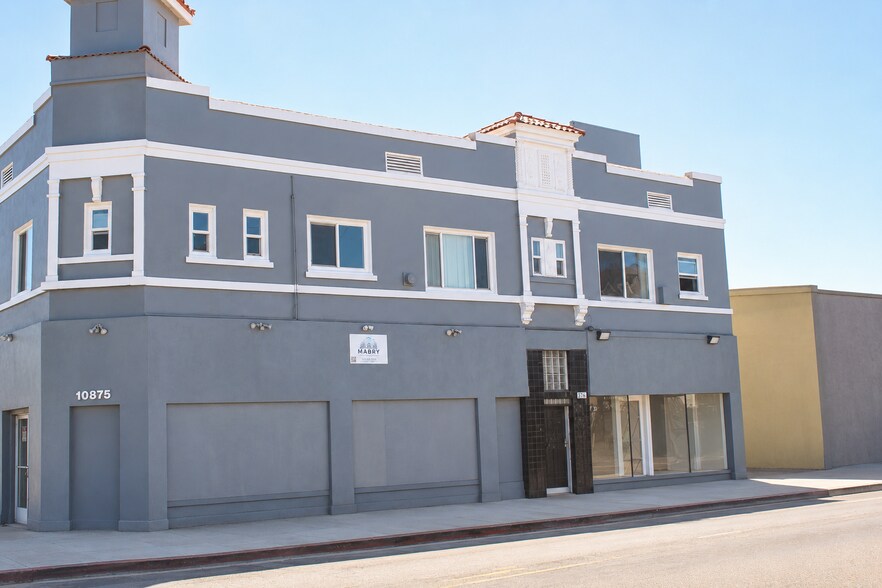 10875 Venice Blvd, Los Angeles, CA à louer - Photo de l’immeuble – Image 2 sur 6