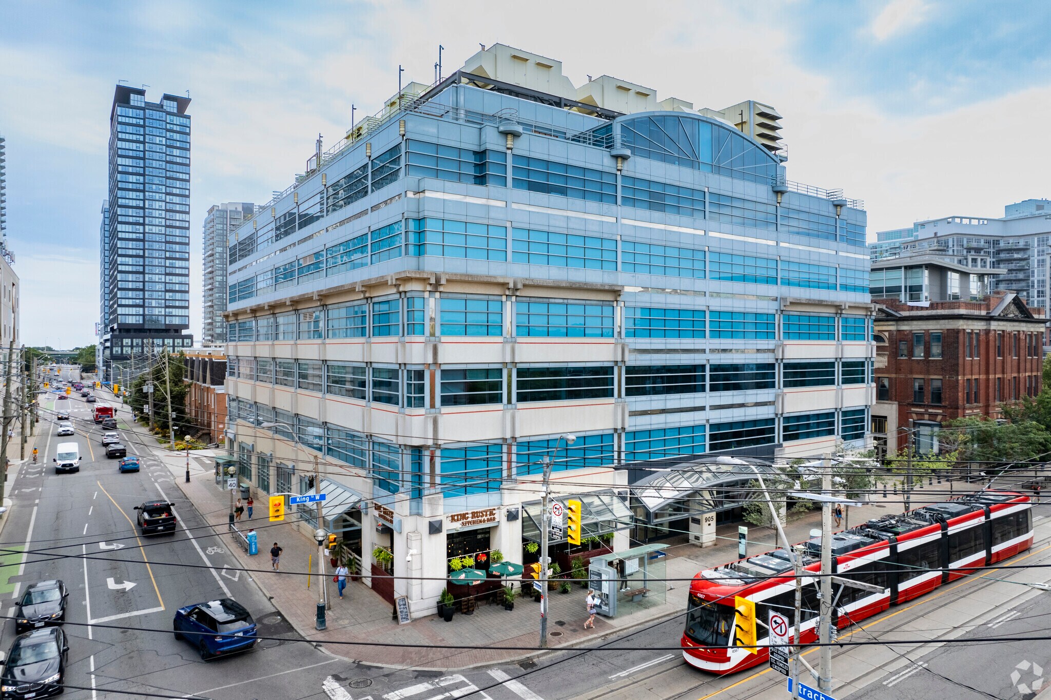 905 King St W, Toronto, ON à louer Photo principale– Image 1 sur 7