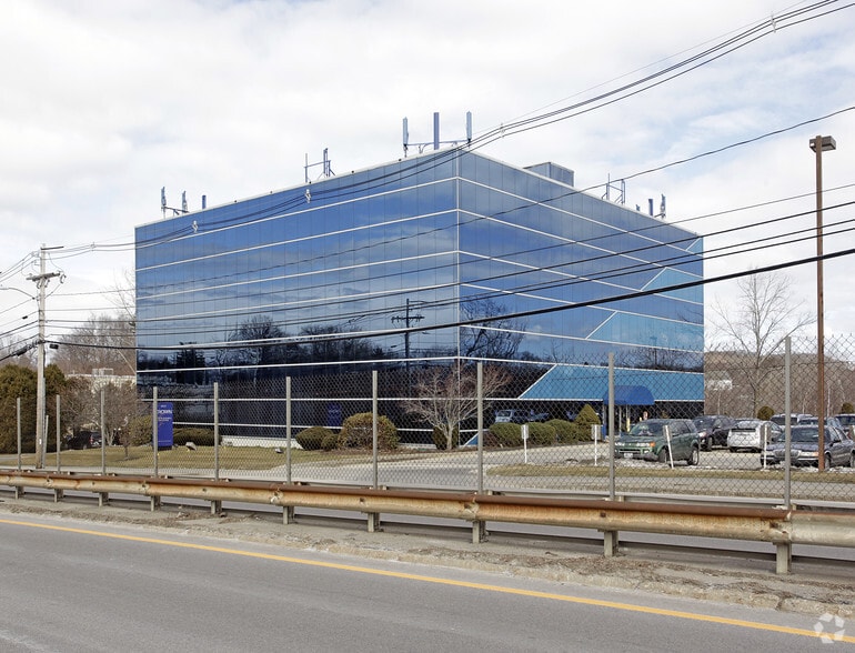 463 Worcester Rd, Framingham, MA à louer - Photo principale – Image 1 sur 26