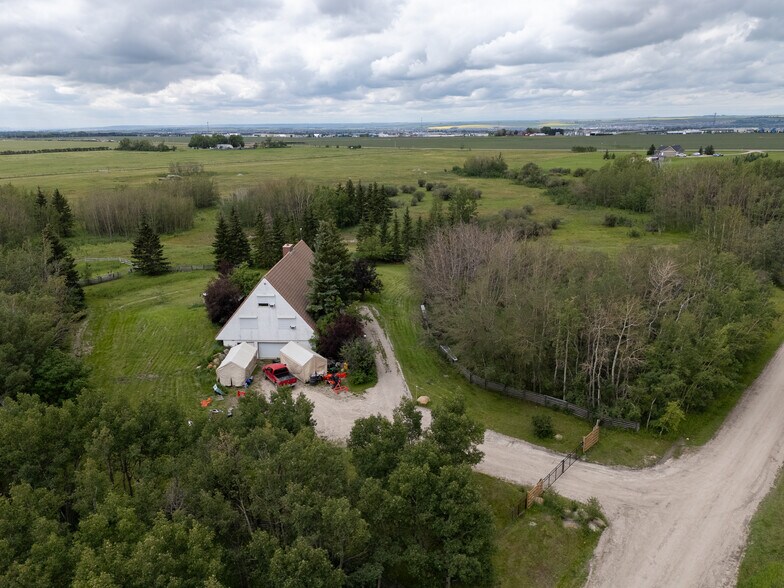272128 Rge Rd 291 NE, Airdrie, AB à vendre - Photo de l’immeuble – Image 2 sur 24