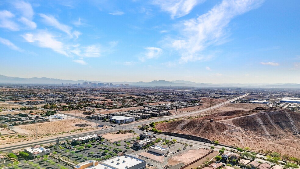 7955-7995 Blue Diamond Rd, Las Vegas, NV à louer - Aérien – Image 3 sur 8