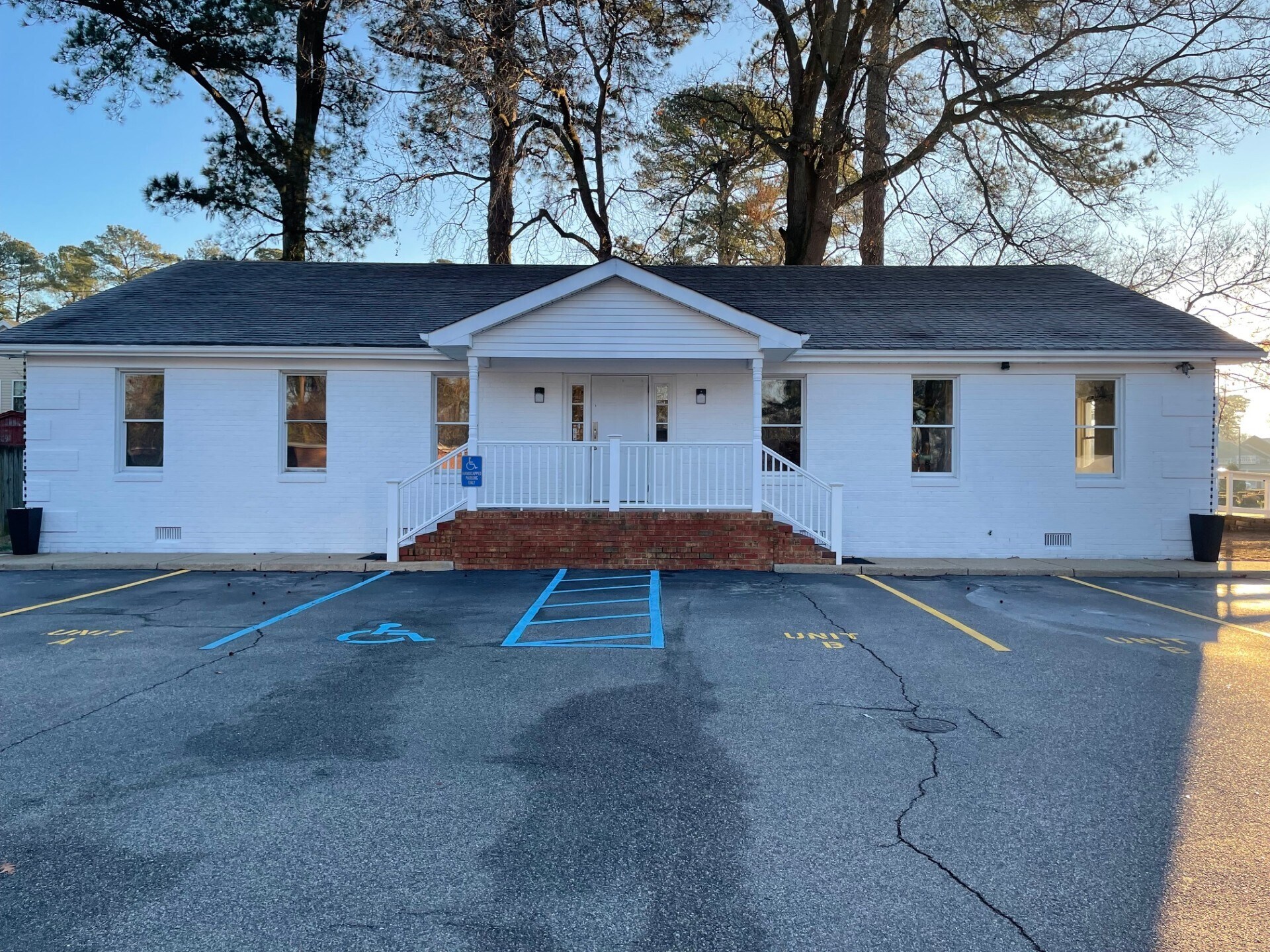 4136 Bonney Rd, Virginia Beach, VA à louer Photo principale– Image 1 sur 20