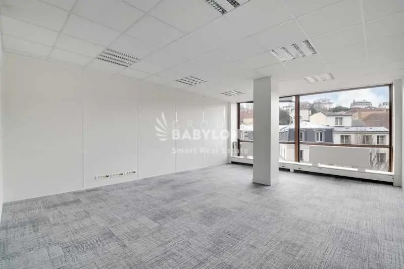 Bureau dans Saint-Cloud à vendre Photo de l’immeuble– Image 1 sur 3
