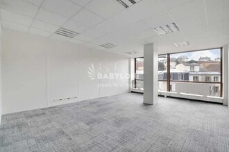 Bureau dans Saint-Cloud à vendre Photo de l’immeuble– Image 1 sur 3