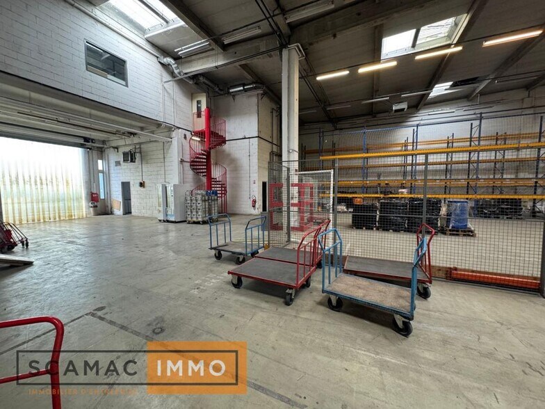 Industriel/Logistique dans Lisses à louer - Photo intérieure – Image 3 sur 7