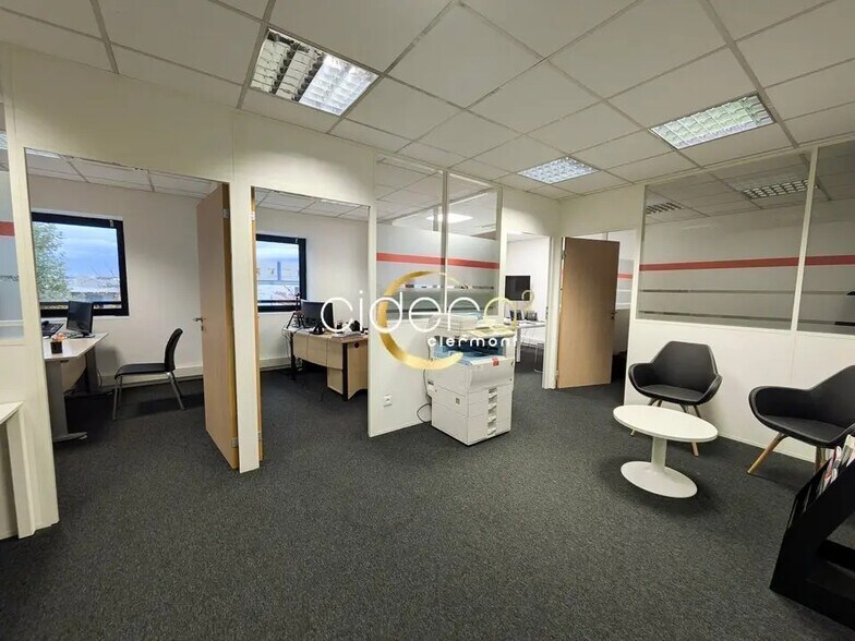 Bureau dans Clermont-Ferrand à louer - Photo de l’immeuble – Image 1 sur 4