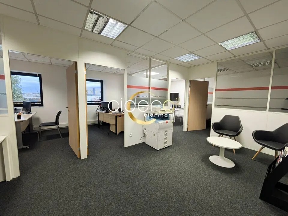 Bureau dans Clermont-Ferrand à louer Photo de l’immeuble– Image 1 sur 5