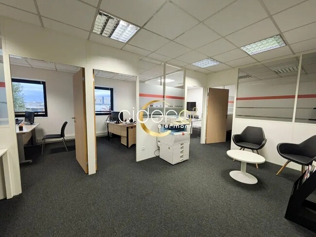Plus de détails pour Bureau à louer