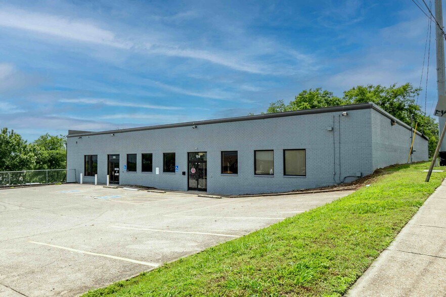 108 Madison Station Blvd, Madison, TN à vendre - Photo de l’immeuble – Image 2 sur 12