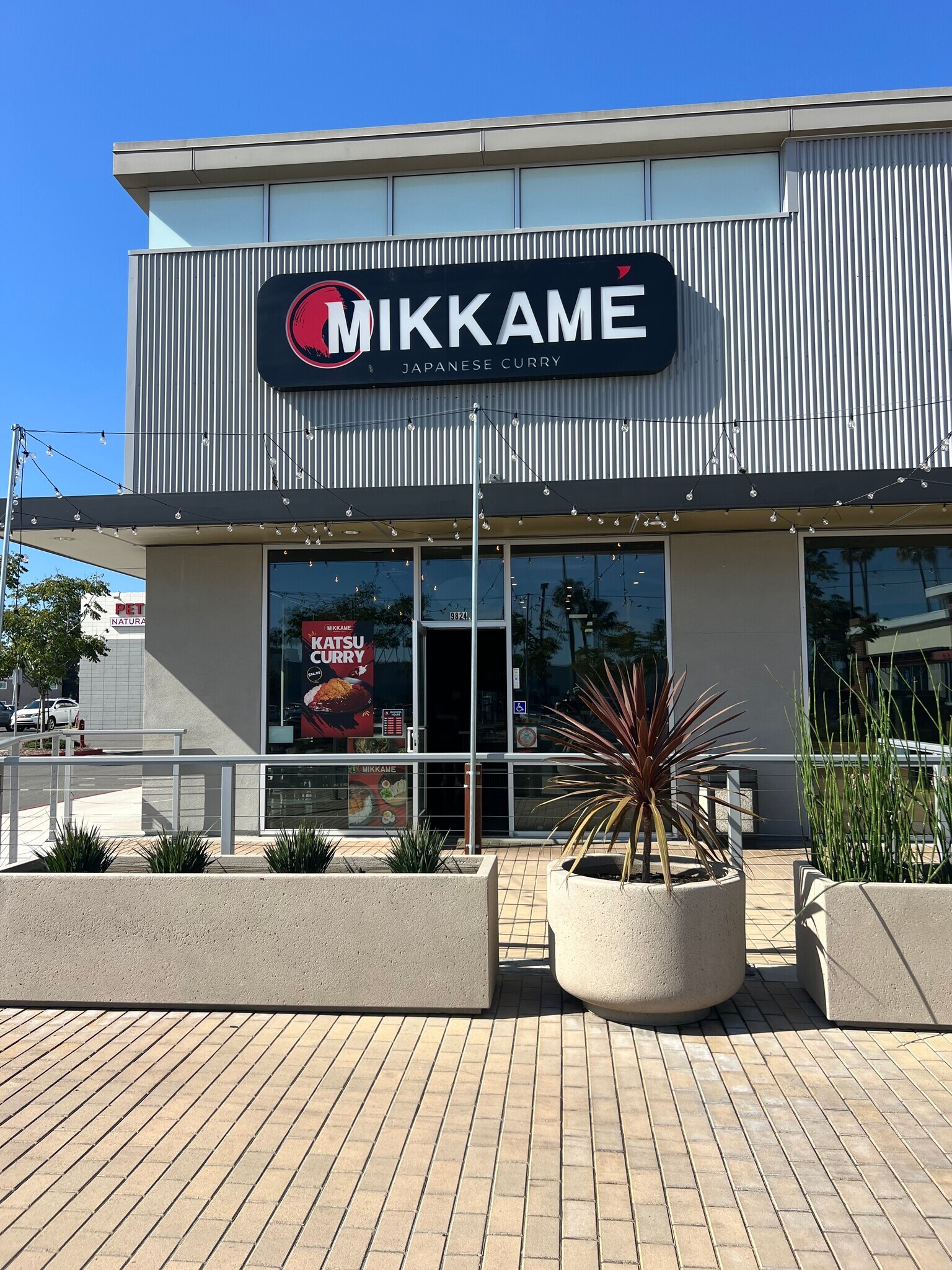 9824 Chapman Ave, Garden Grove, CA à louer Photo principale– Image 1 sur 13