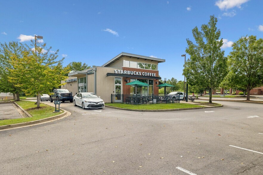 2308 Murfreesboro Rd, Nashville, TN à vendre - Photo de l’immeuble – Image 1 sur 4