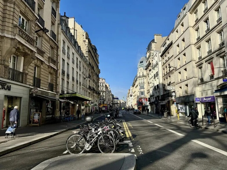 Local commercial dans Paris à louer - Photo de l’immeuble – Image 2 sur 5
