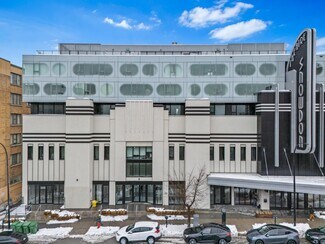 Plus de détails pour 5229 Boul Décarie, Montréal, QC - Local commercial à vendre