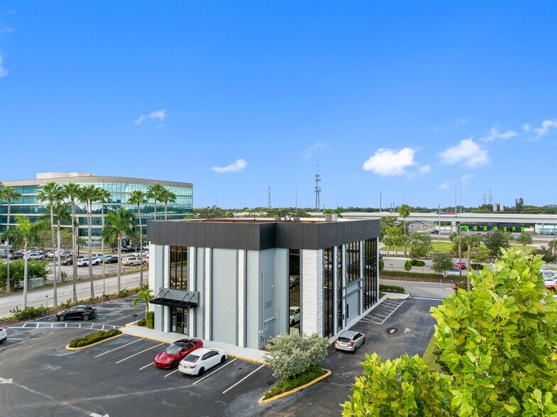 18401 US Highway 19 N, Clearwater, FL à vendre - Photo de l’immeuble – Image 2 sur 46